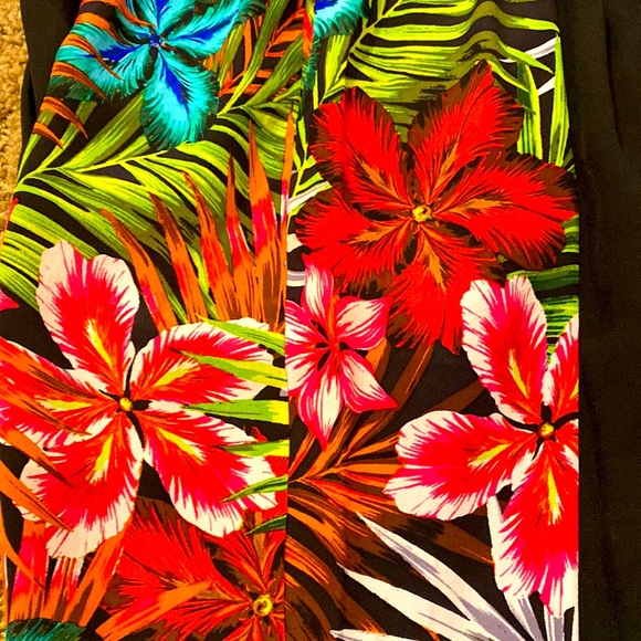 Line & Dot crop floral pant - Picture 5 of 5